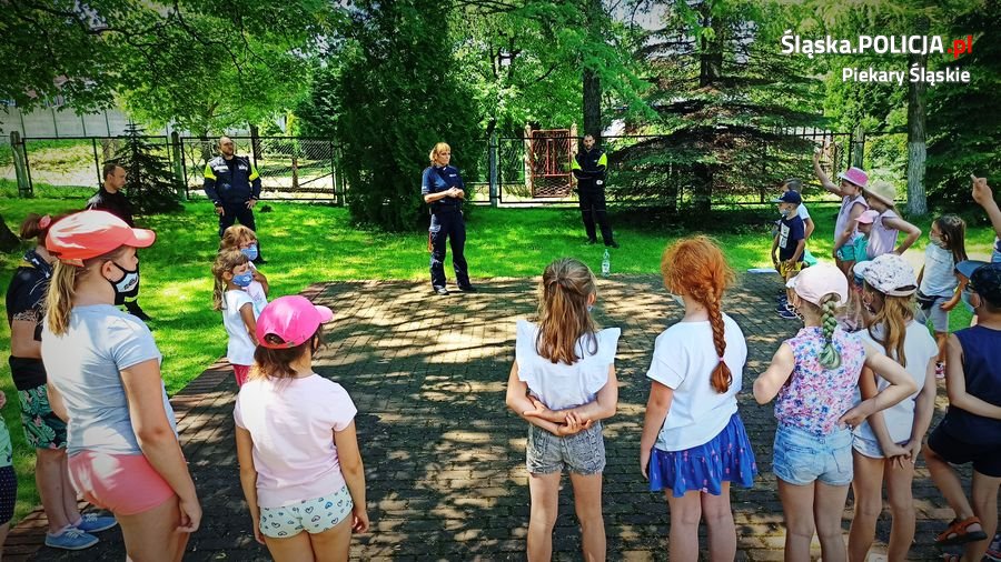 Piekarska policja uczy dzieci zasad bezpieczeństwa