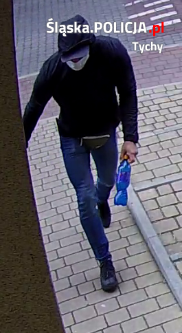 Wiesz coś na temat zdarzenia lub rozpoznajesz mężczyznę ze zdjęć?