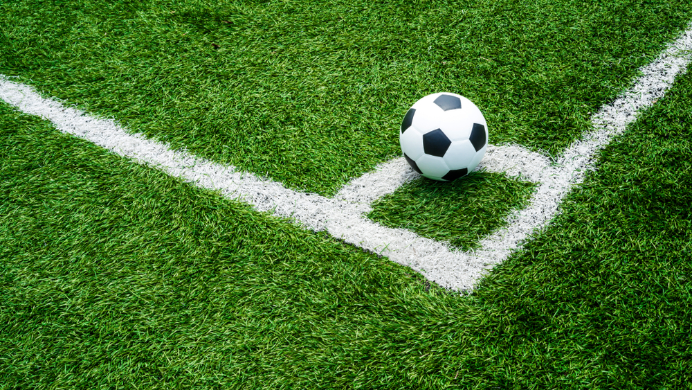 Trzecia liga trenuje, inni walczą