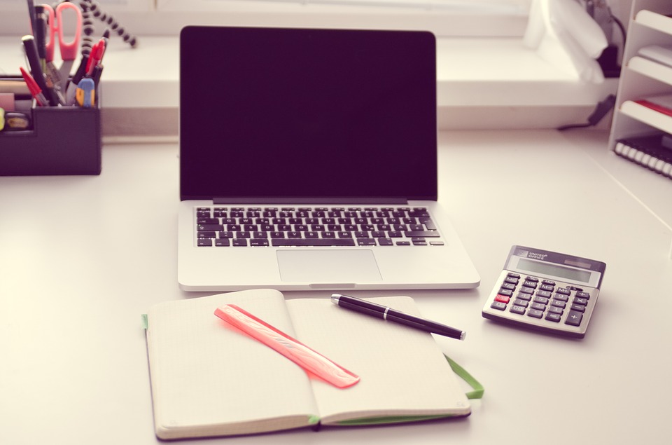 Promocje bankowe: jak zarobić dodatkowe środki bez wychodzenia z domu?