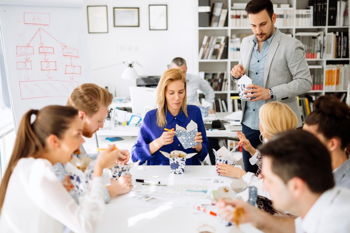 Jedzenie na dowóz - czyli catering dla pracowników