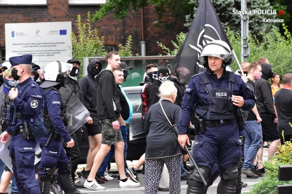 Policjanci zadbali o bezpieczeństwo podczas zgromadzeń w Katowicach!
