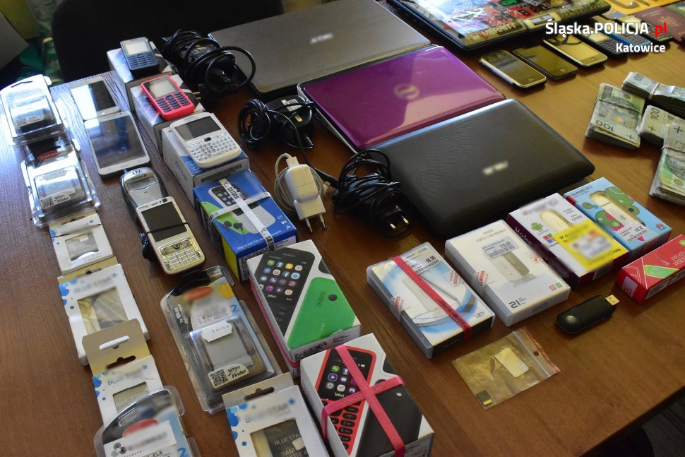 Katowiccy policjanci rozbili zorganizowaną grupę przestępczą oszukującą firmy