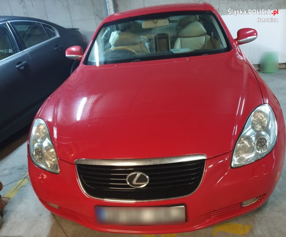 Katowiccy policjanci rozbili zorganizowaną grupę przestępczą oszukującą firmy