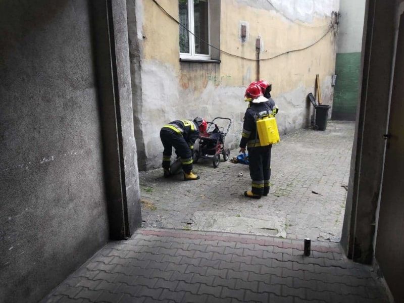 Demontowali zbiornik z gazem na ulicy Kozielskiej. Mogło dojść do pożaru