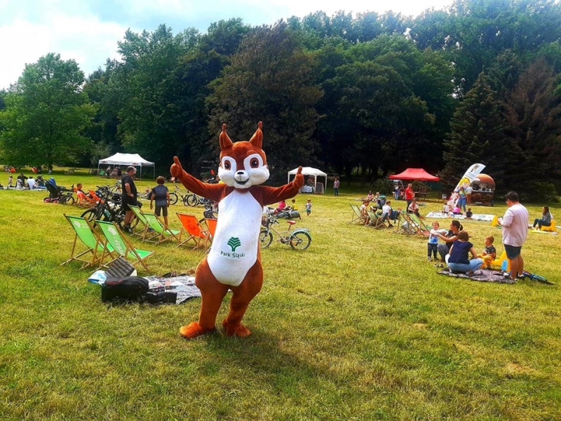 "Śniadania na trawie" wróciły do ogrodu różanego w Parku Śląskim