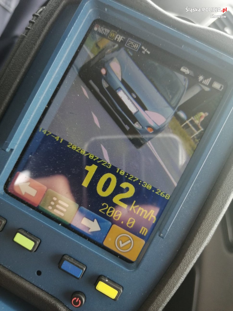 Policjanci zatrzymali 3 kierowców, którzy pędzili ponad 100 km/h w terenie zabudownym