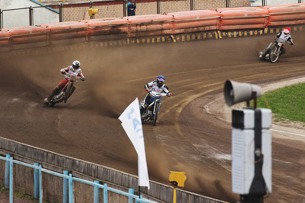 Sport z tradycjami. Jak obstawiać żużel?