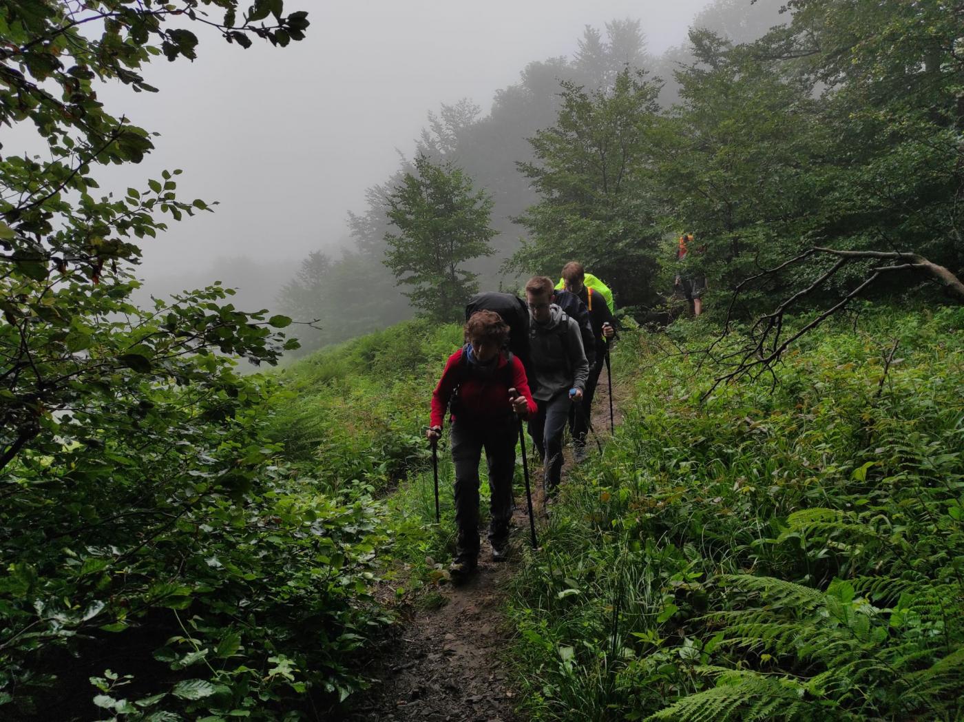 Ekipa z "Kochana" przemaszerowała 250 km przez Główny Szlak Beskidzki