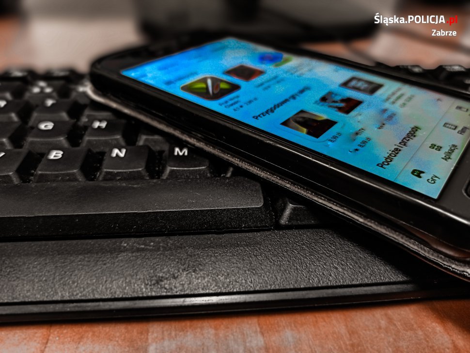 Nastolatek kupował gry płacąc kartą płatniczą rodziców! Nie będzie odpowiadał karnie...