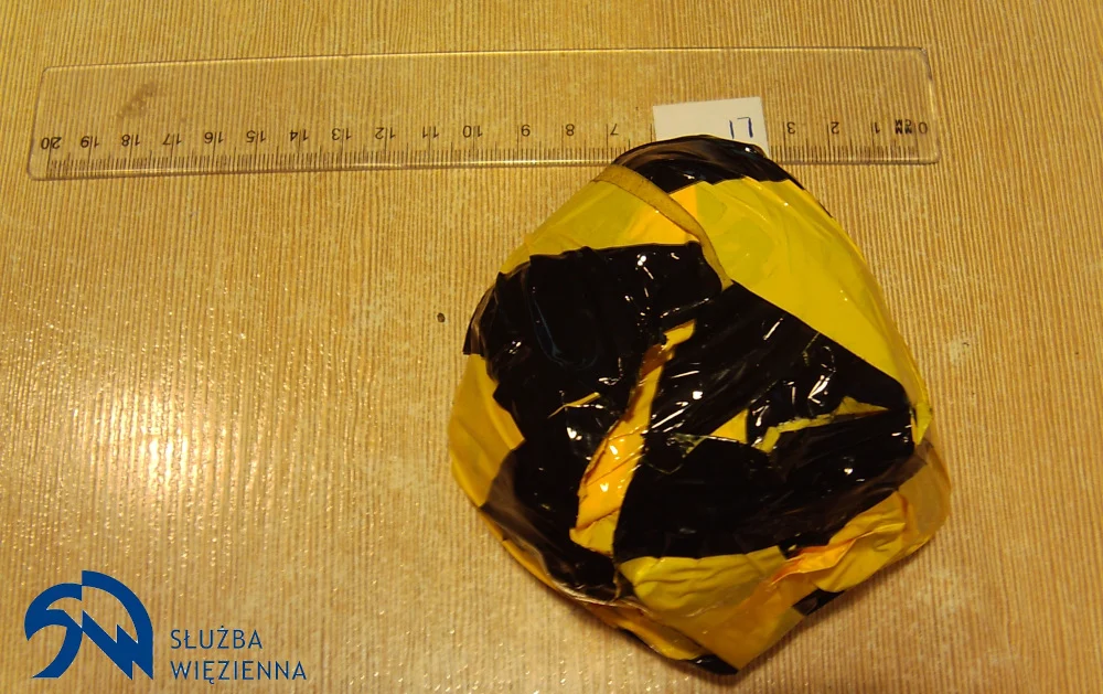 Funkcjonariusze z Zakładu Karnego w Zabrzu kolejny raz udaremnili przerzut narkotyków