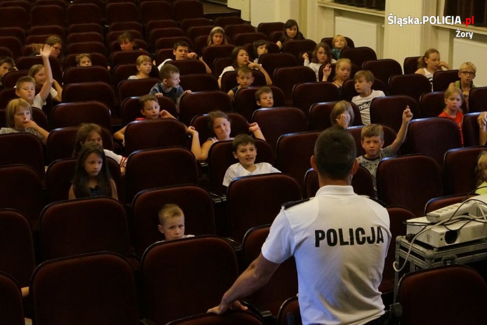 Mundurowi spotkali się z półkolonistami w ramach akcji "Lato w mieście"