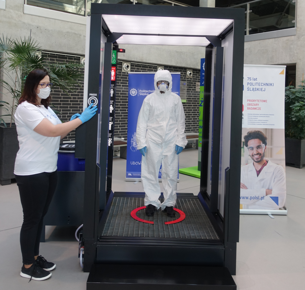 Bramy odkażające z Politechniki Śląskiej trafiły do małopolskich placówek medycznych