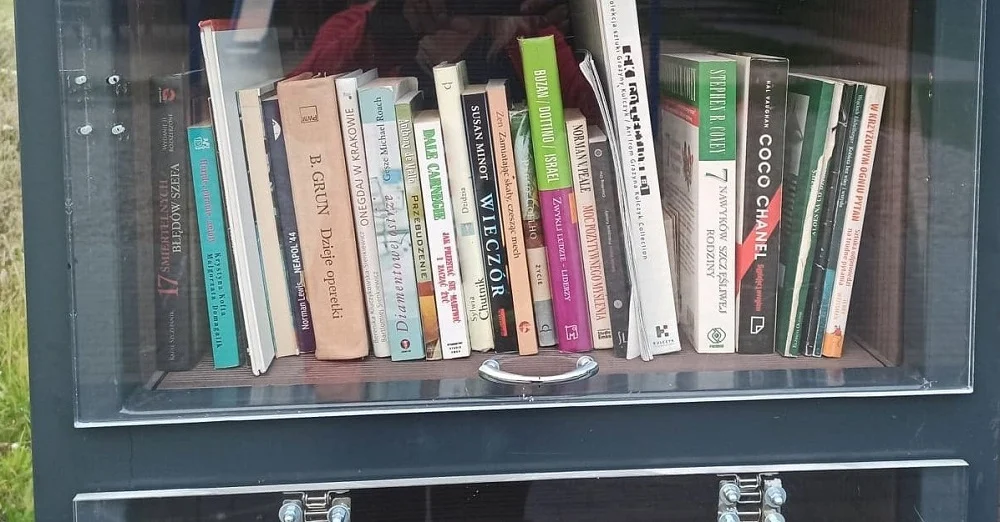Bykowina ma swoją plenerową biblioteczkę