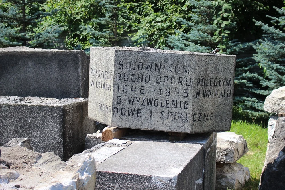 Pomnik z Jaworzna przybył do rudzkiego Muzeum PRL-u!