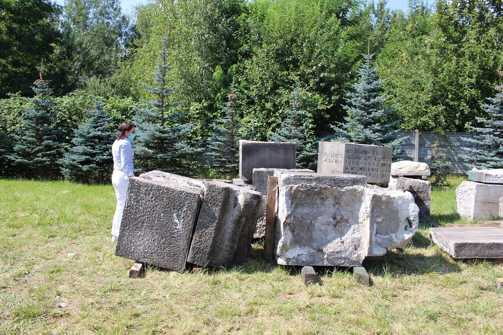 Pomnik z Jaworzna przybył do rudzkiego Muzeum PRL-u!