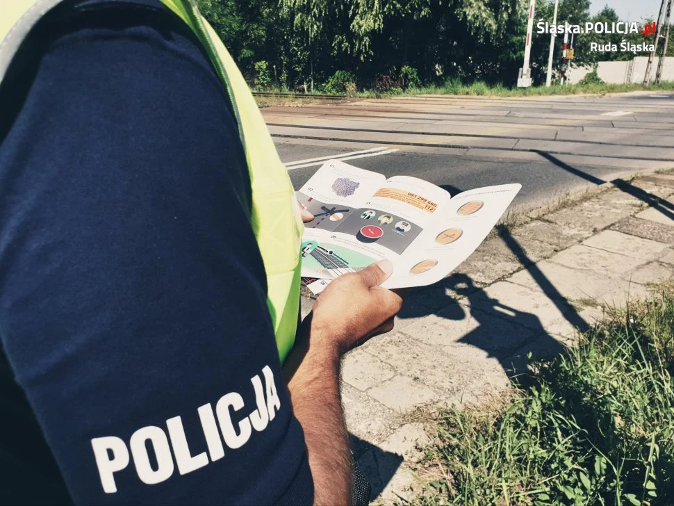 Akcja policji i PKP "Bezpieczny przejazd - szlaban na ryzyko"