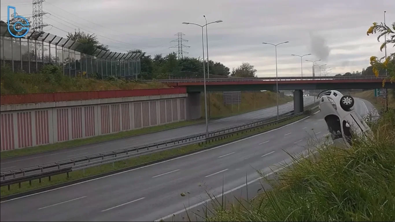 Kolejna kolizja na rudzkim „zakręcie mistrzów” [WIDEO]