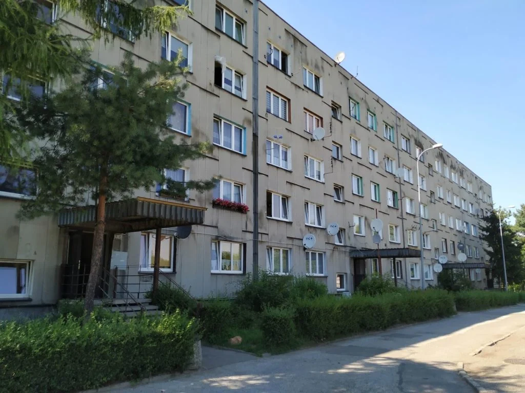 Azbest znika z kolejnych budynków