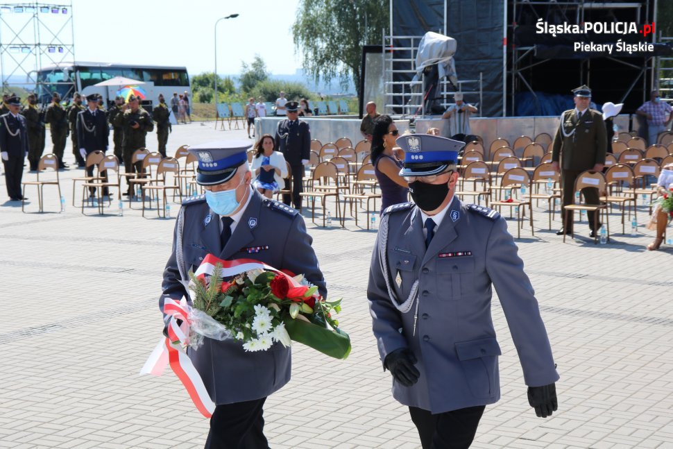 Obchody Święta Wojska Polskiego z udziałem policjantów