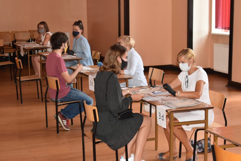 Powiat mikołowski: Maturzyści ze świadectwami