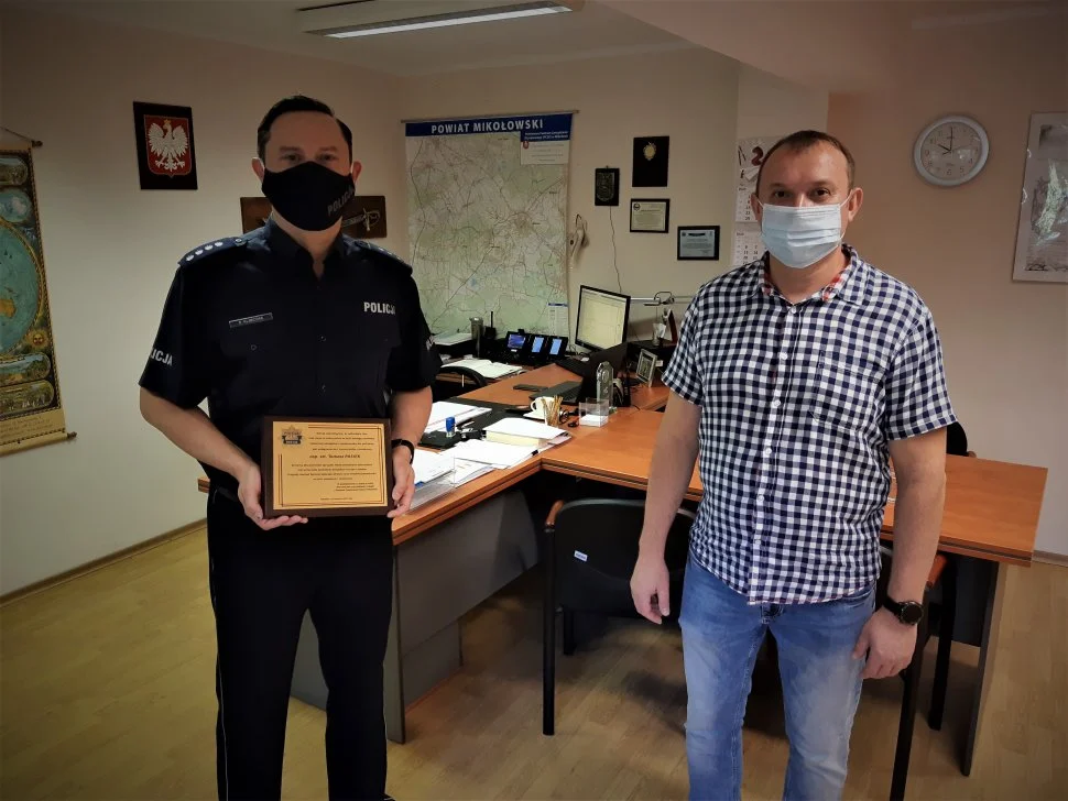 Policyjny dyżurny przeszedł na emeryturę - podziękowanie za ponad 29 lat służby