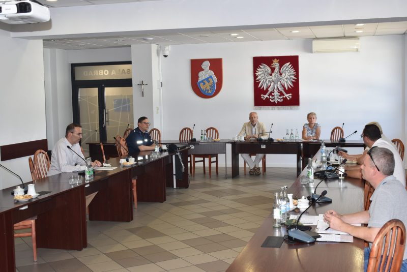 Spotkanie samorządowców i komendanta