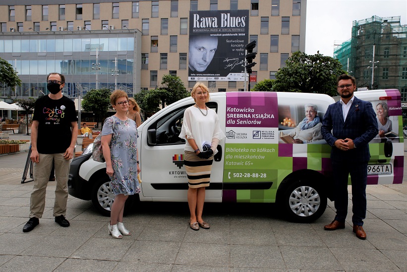 "Książkobus" dostarczy książki seniorom i osobom niepełnosprawnym
