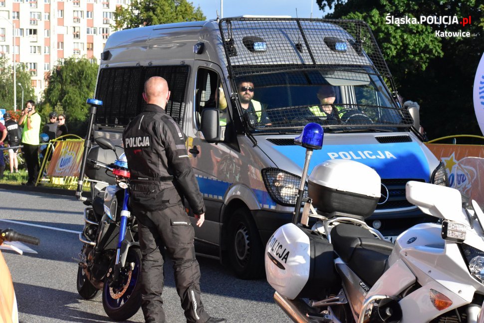 Policjanci zabezpieczali "Tour de Pologne" w Katowicach