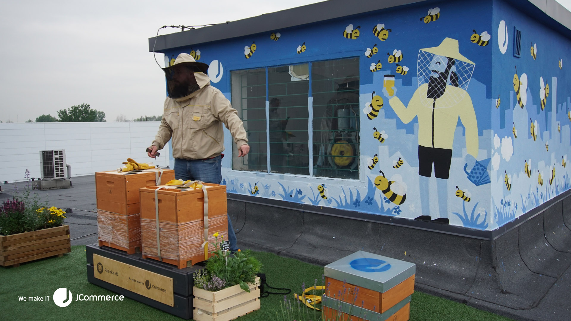 JBees, czyli pasieka na dachu katowickiego biura JCommerce