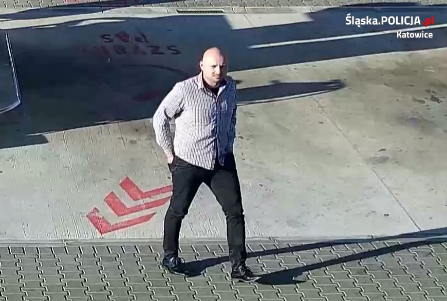 Ten mężczyzna podejrzewany jest o kradzież samochodu! Rozpoznajesz go?