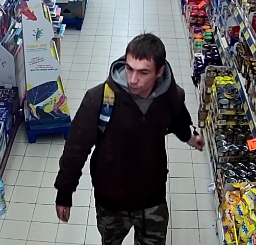 Ci mężczyźni są podejrzani o kradzież zabawek. Rozpoznajesz ich?