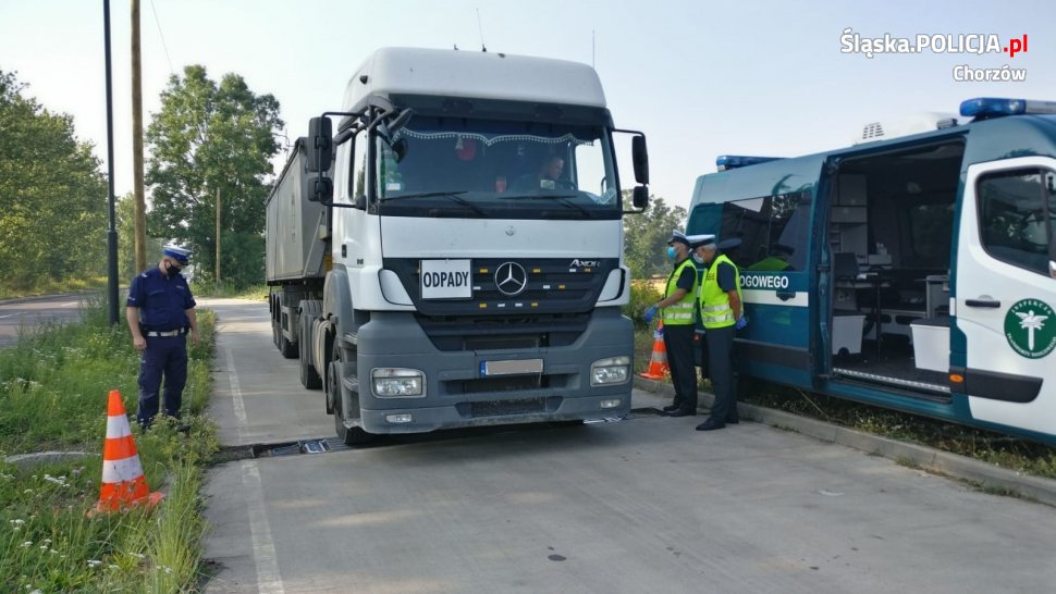Chorzowska policja wraz z Inspekcją Transportu Drogowego kontrolowali ciężarówki