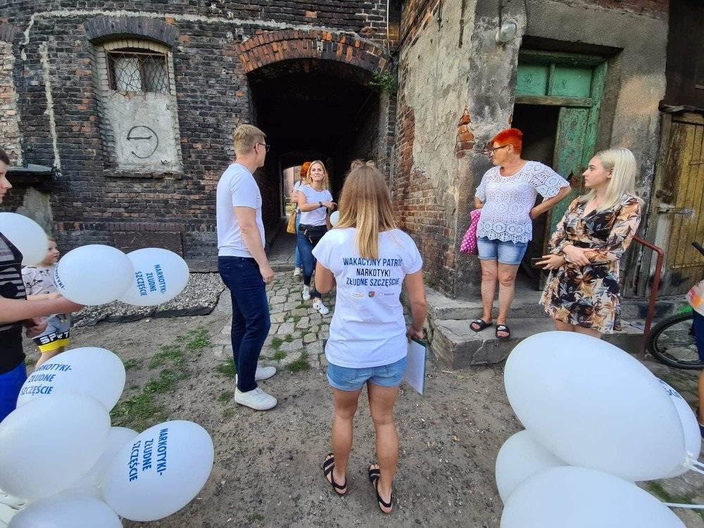 Wakacyjny Patrol - Narkotyki Złudne Szczęście