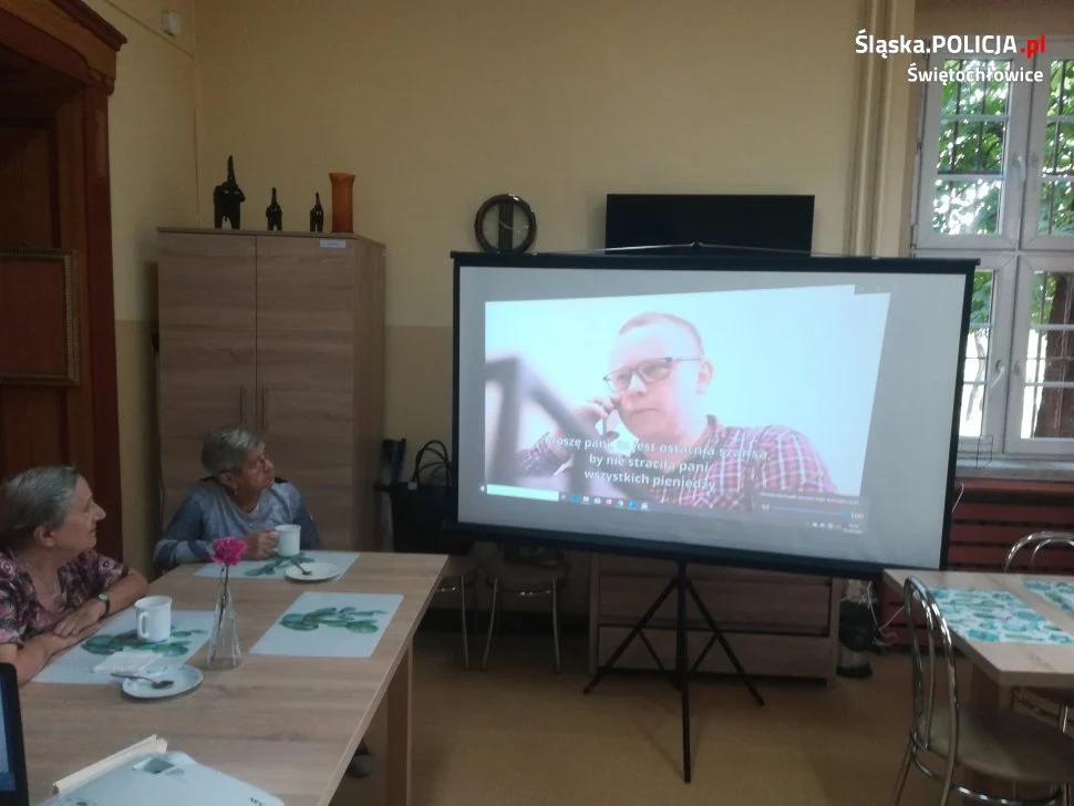 Spotkanie edukacyjne na temat bezpieczeństwa osób starszych w OPS Świętochłowice
