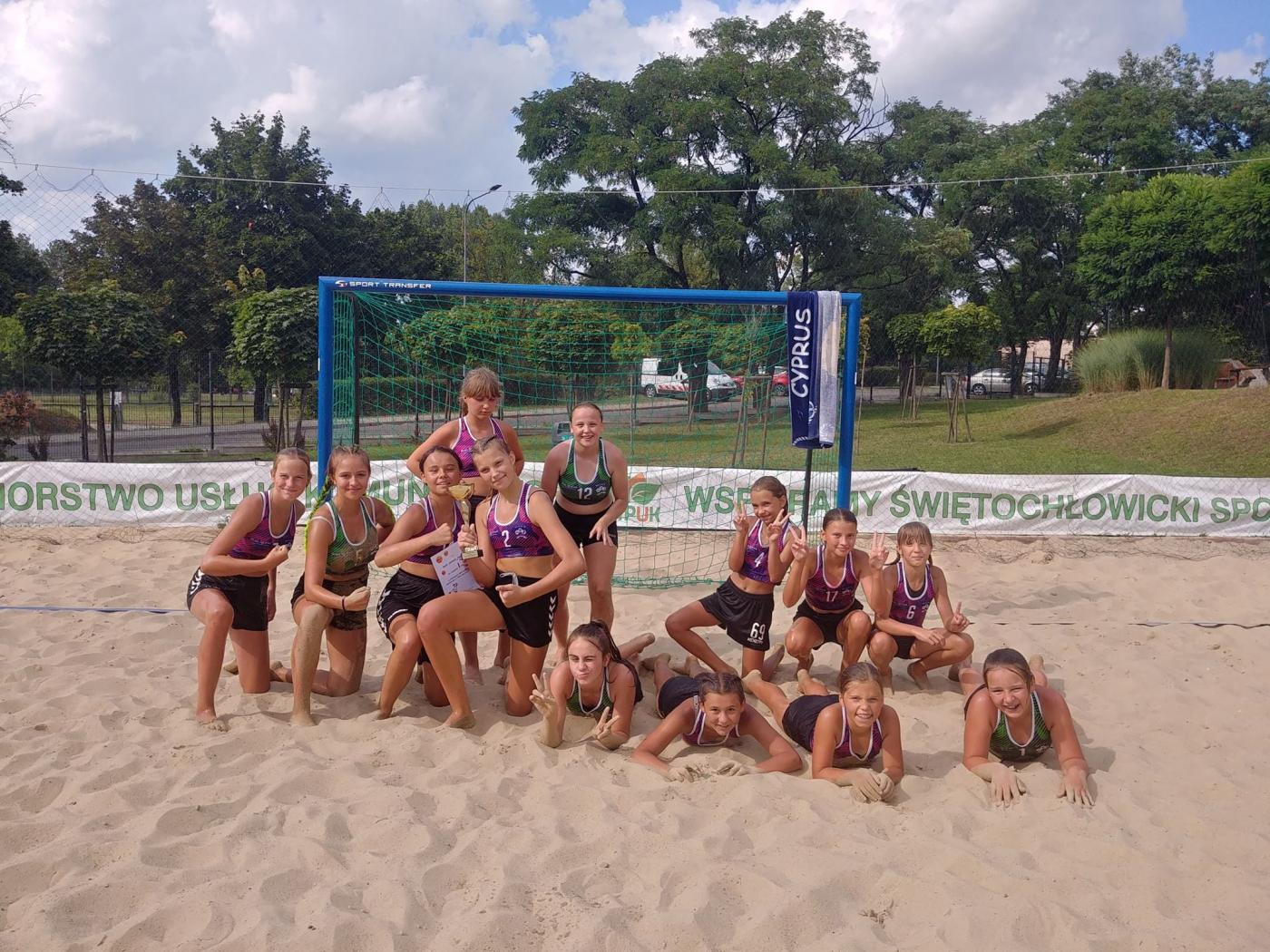 Kolejny awans świętochłowickich szczypiornistek!