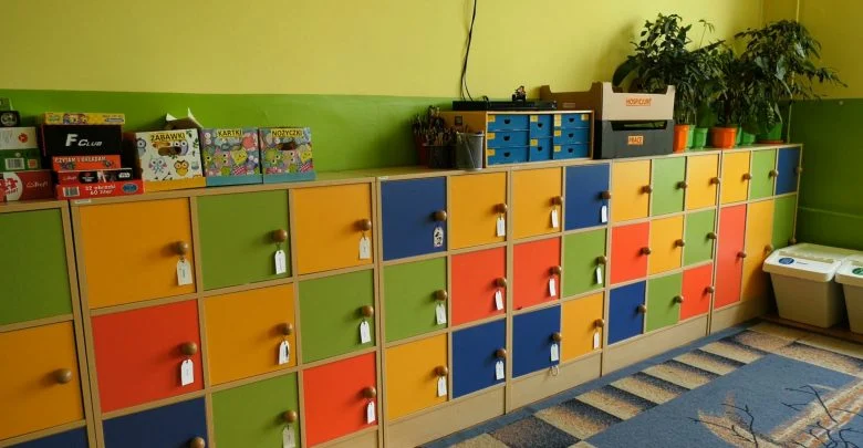 1 września tuż tuż, a w szkołach nadal panuje chaos. Jak będzie wyglądała nauka?