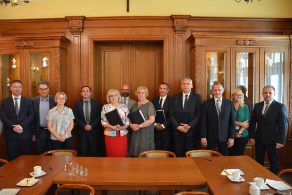 Podpisano porozumienie dot. zagospodarowania terenów poprzemysłowych