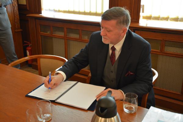 Podpisano porozumienie dot. zagospodarowania terenów poprzemysłowych