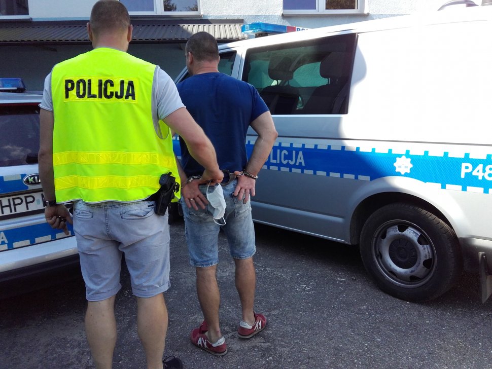 Kierowca BMW z Zabrza przejechał policjanta w Myszkowie i uciekł