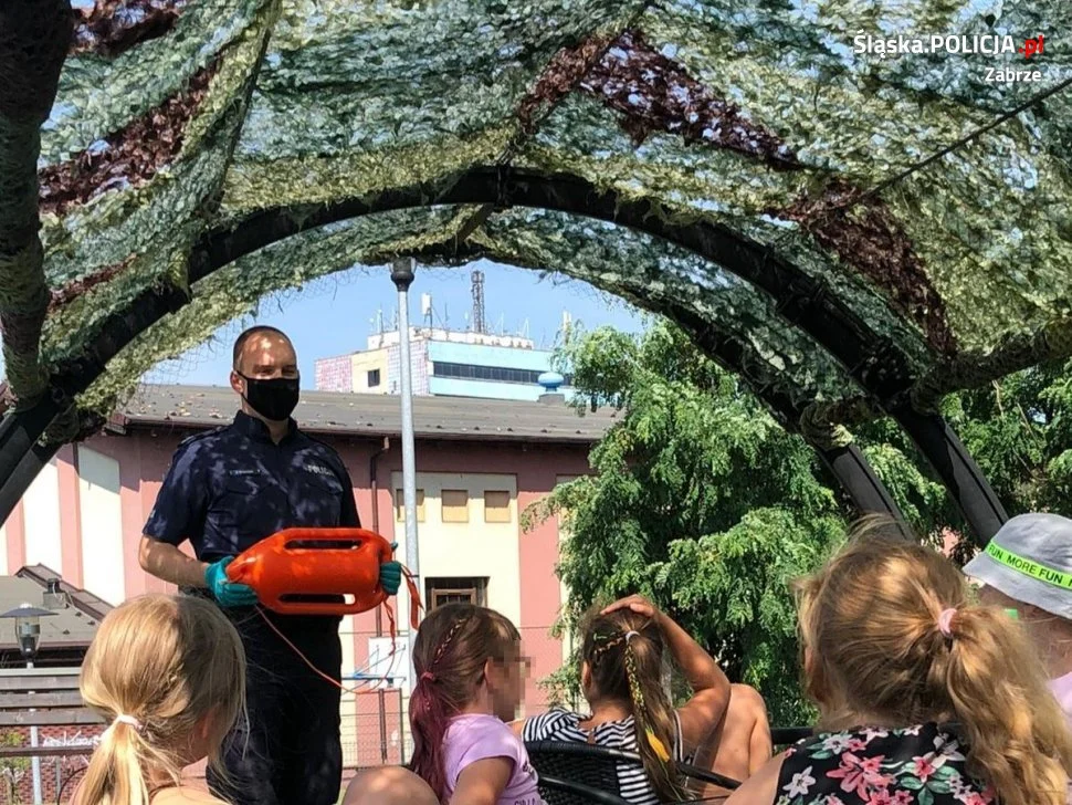 Profilaktycznie o bezpieczeństwie nad wodą podczas półkolonii