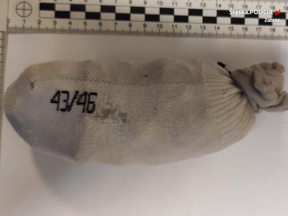 Zabrzańscy wywiadowcy zatrzymali dwie osoby w związku z posiadaniem narkotyków