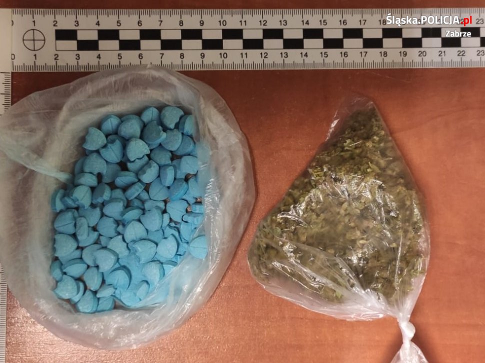 Zabrzańscy wywiadowcy zatrzymali dwie osoby w związku z posiadaniem narkotyków