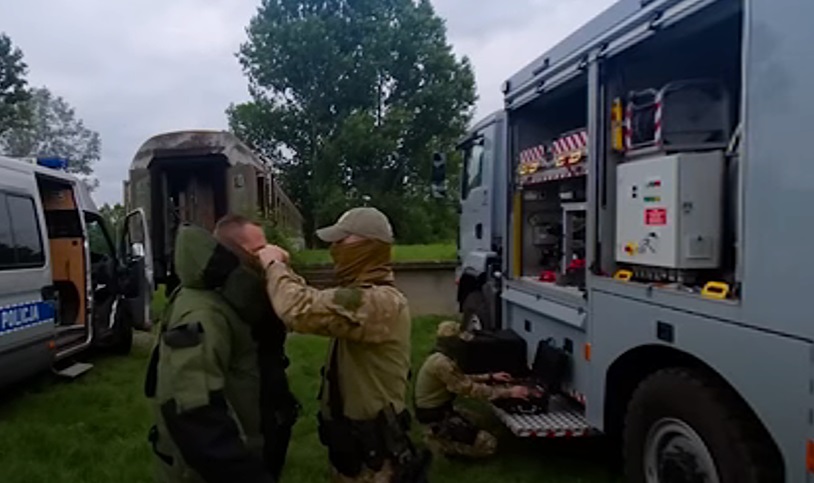 #JestAkcja z policyjnymi minerami-pirotechnikami. Zobacz materiał filmowy