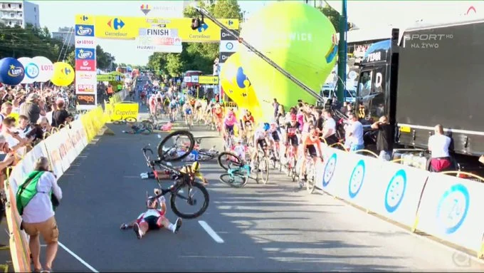 Katowice: Makabryczny wypadek na finiszu Tour de Pologne