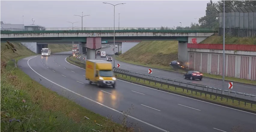 Kolejna kolizja na rudzkim "zakręcie mistrzów" [WIDEO]