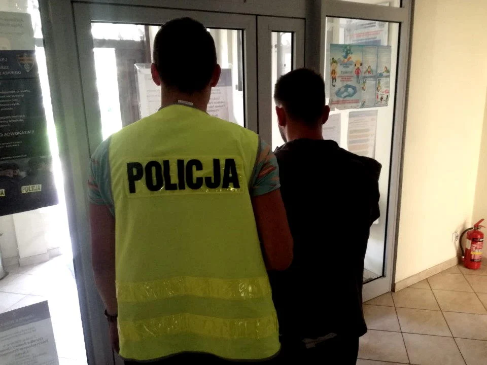 33-latek proponował policjantom łapówkę w zamian za uniknięcie odpowiedzialności