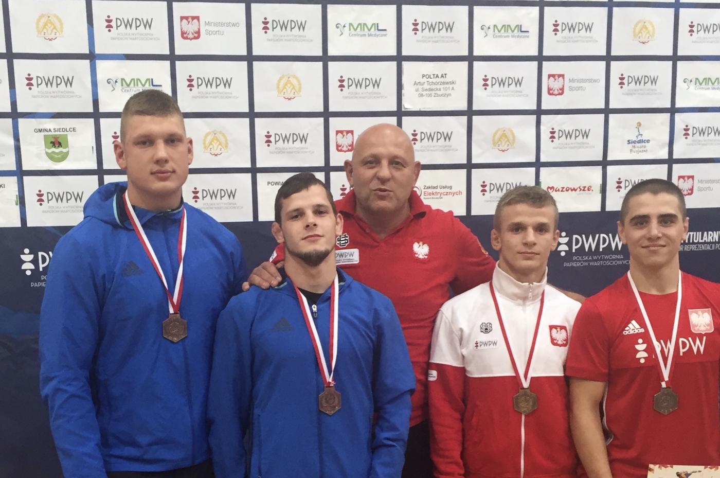 Dwa medale Mistrzostw Polski Juniorów dla zapaśników Slavii