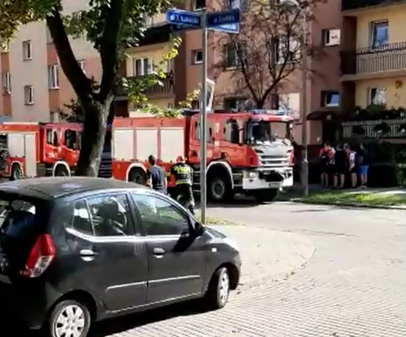 Pożar mieszkania w Halembie [WIDEO]