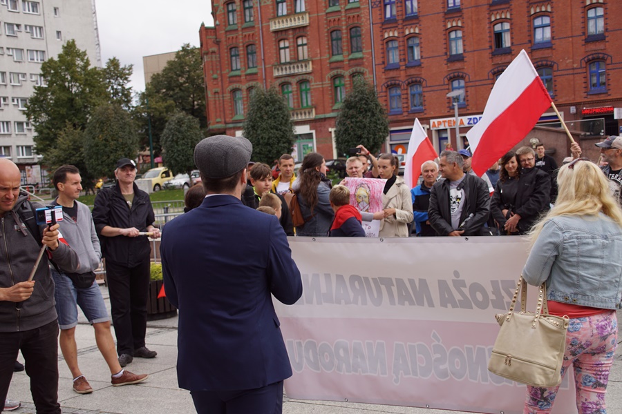 Protest przeciwko m.in. noszeniu maseczek 7
